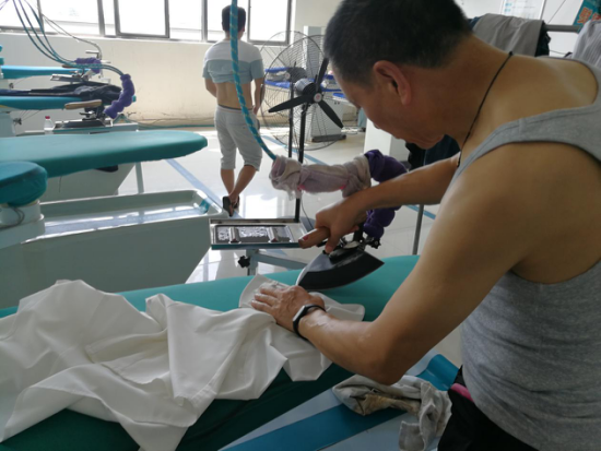 怎么去學(xué)習(xí)到好的干洗技術(shù)?選擇加盟省錢(qián)靠譜